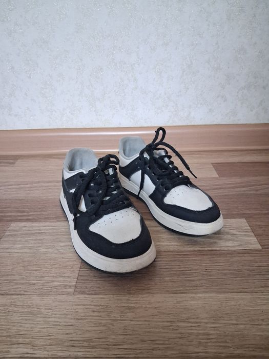 Продам кроссовки