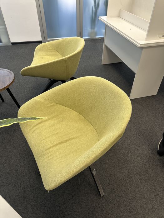 Продаю кресло зеленого цветы