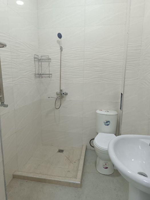 Зангиота тумани,Назарбек,Туркистонда квартира сотилади!!!