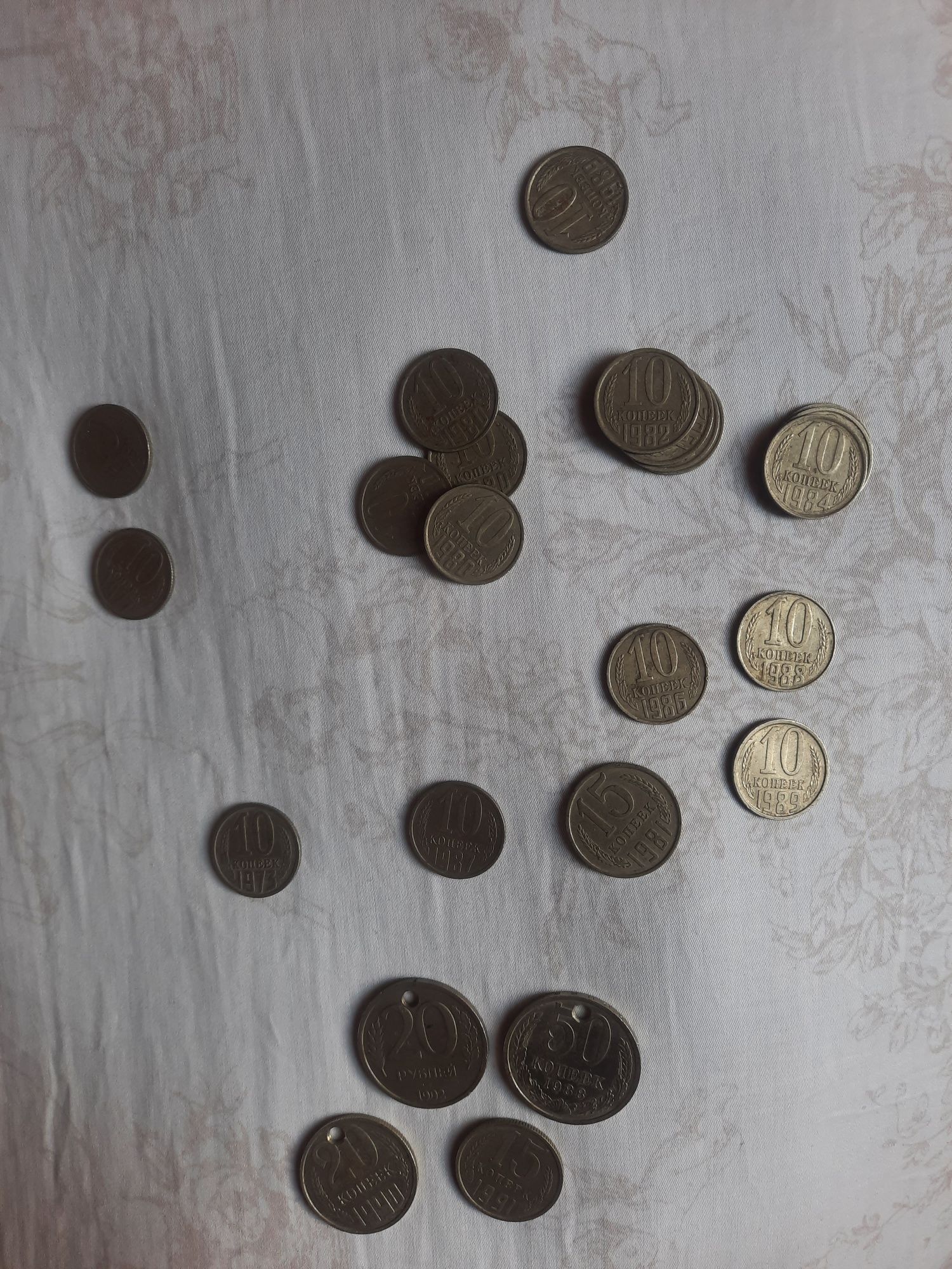 Продам монеты разные