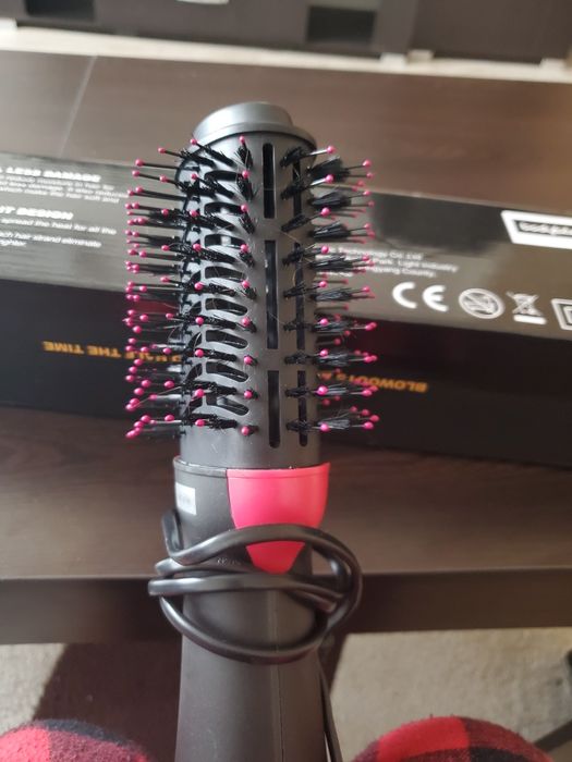 Четка сушоар чисто нова.