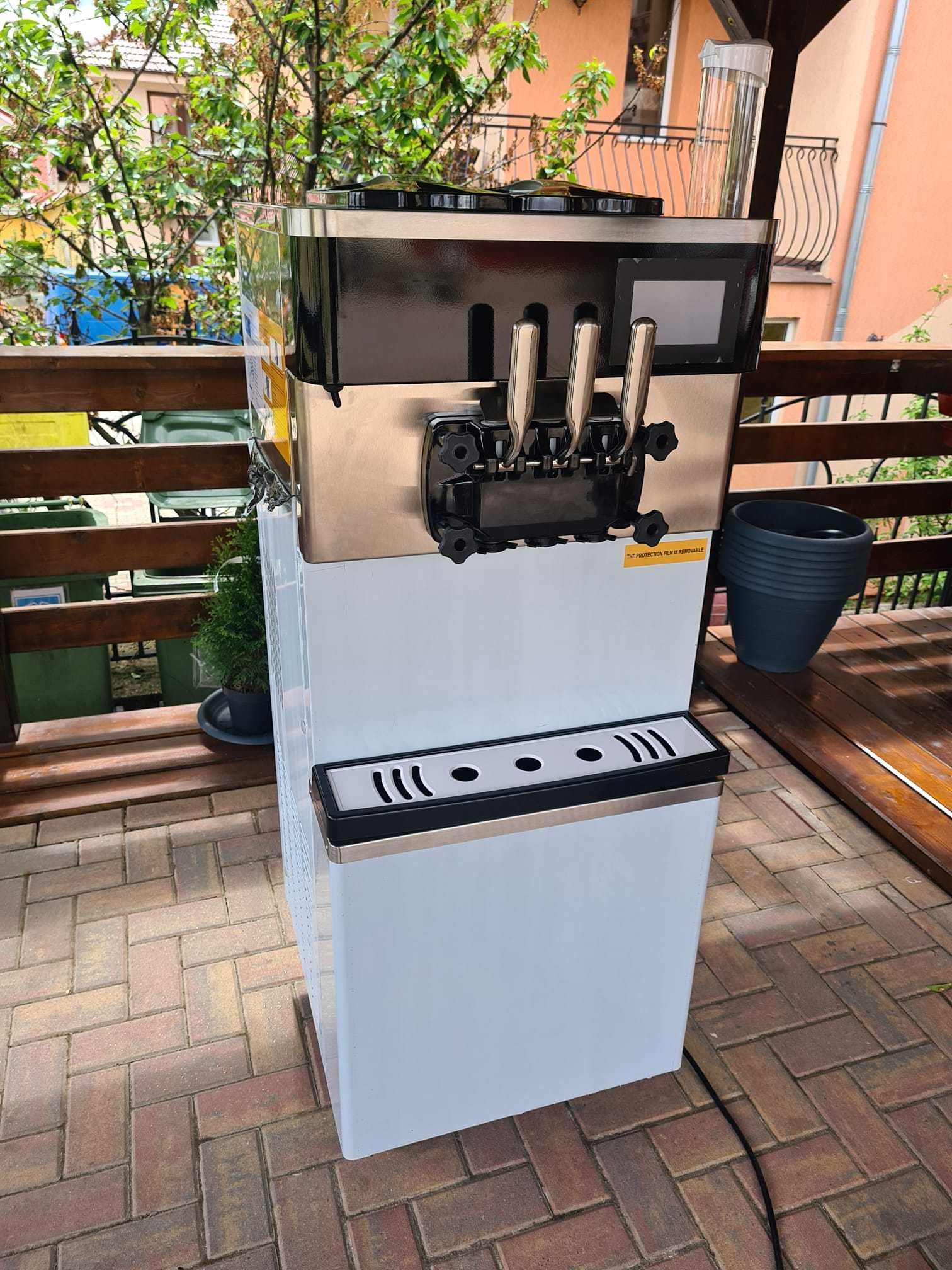 Masina de inghetata italiana SOFT 2+1 Arome NOUA 6 modele in stoc