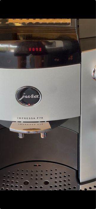 Espressor / expresor automat Jura F70