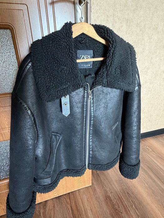 Дамско черно яке на Зара