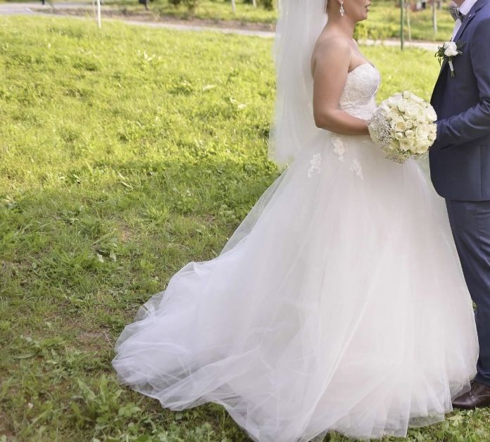 Vând rochie mireasa Natalia Vasiliev marimea S-M