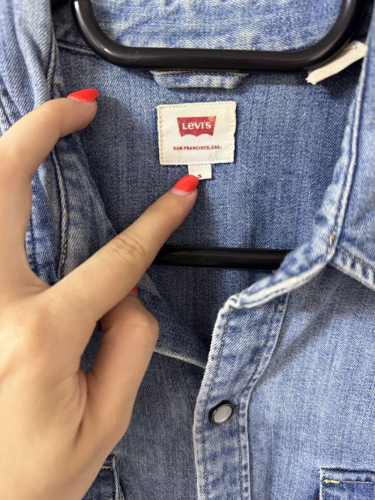 camasa Levi’s.