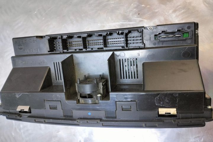 Panou Climatronic 4e0820043D Audi A8 a 2-a generatie (D3)