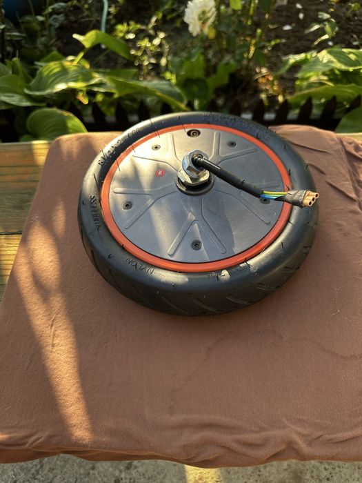 Motor + anvelopa trotineta electrica 36V, 350W, 8,5 inch NOU