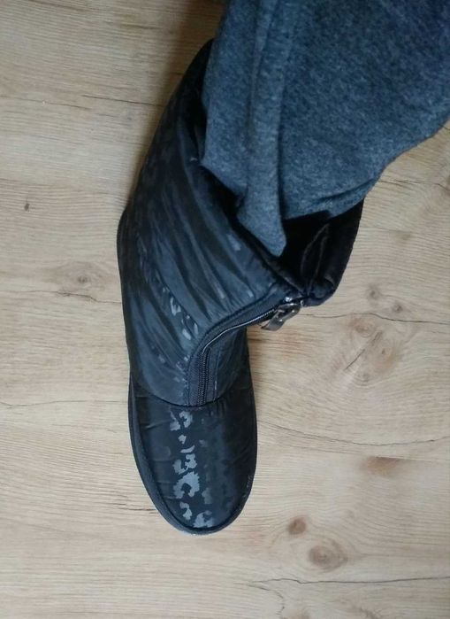 Страхотни дамски апрески с  цъп отпред 38 и 39