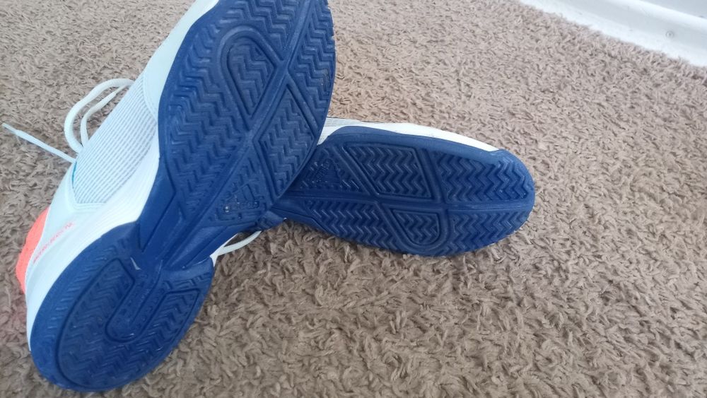 Маратонки Adidas номер 38