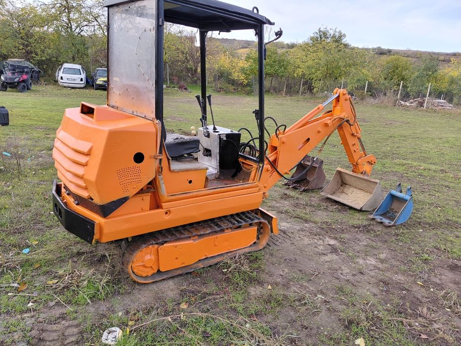 Miniescavatot neuson  1.5 tone