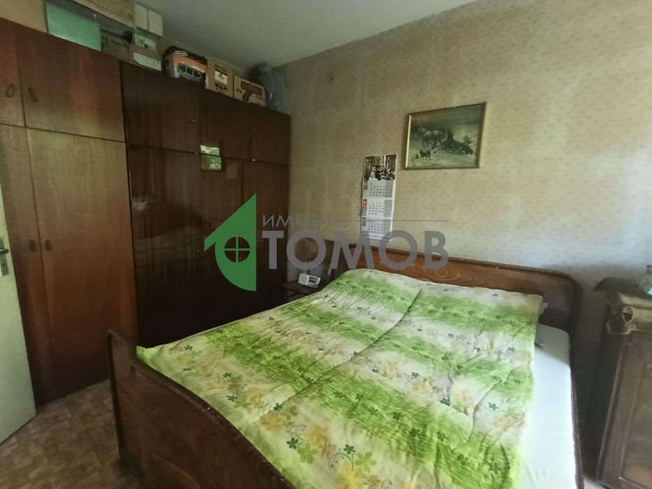 Просторен тристаен апартамент под наем в кв. Опълченски