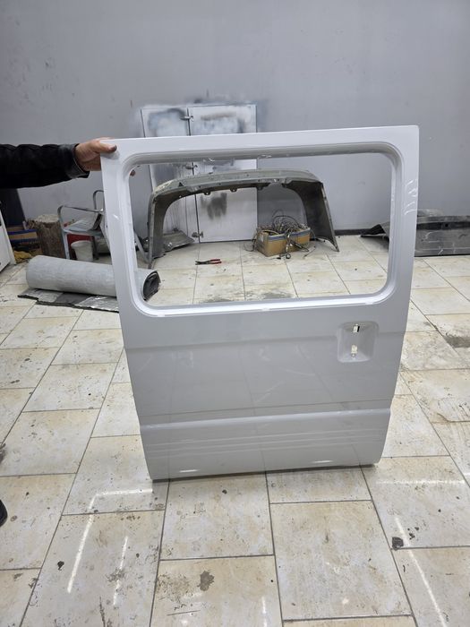 Damas o'ng (ong) taraf orqa eshik