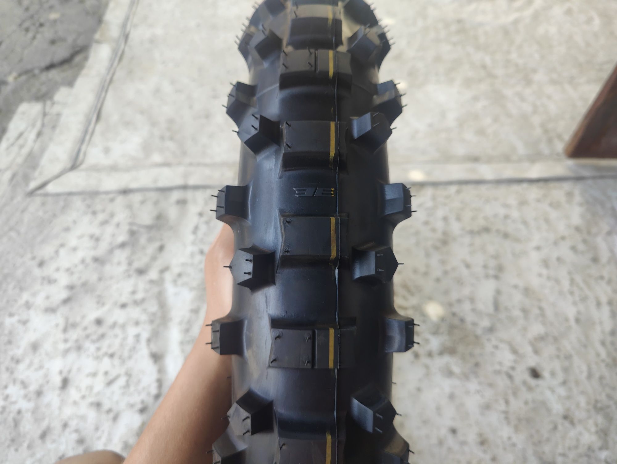 Xplorer 01 110/80 - 18 Rebel tyres