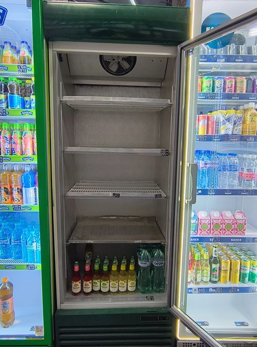 Хладилна витрина