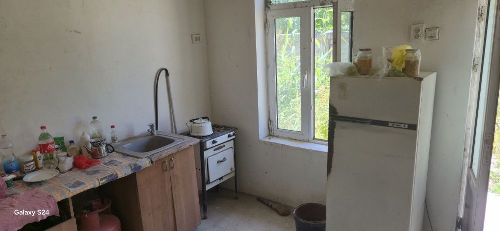 Ферма учун ёки ердан фойдаланиш учун дала ховли атрофи уралган