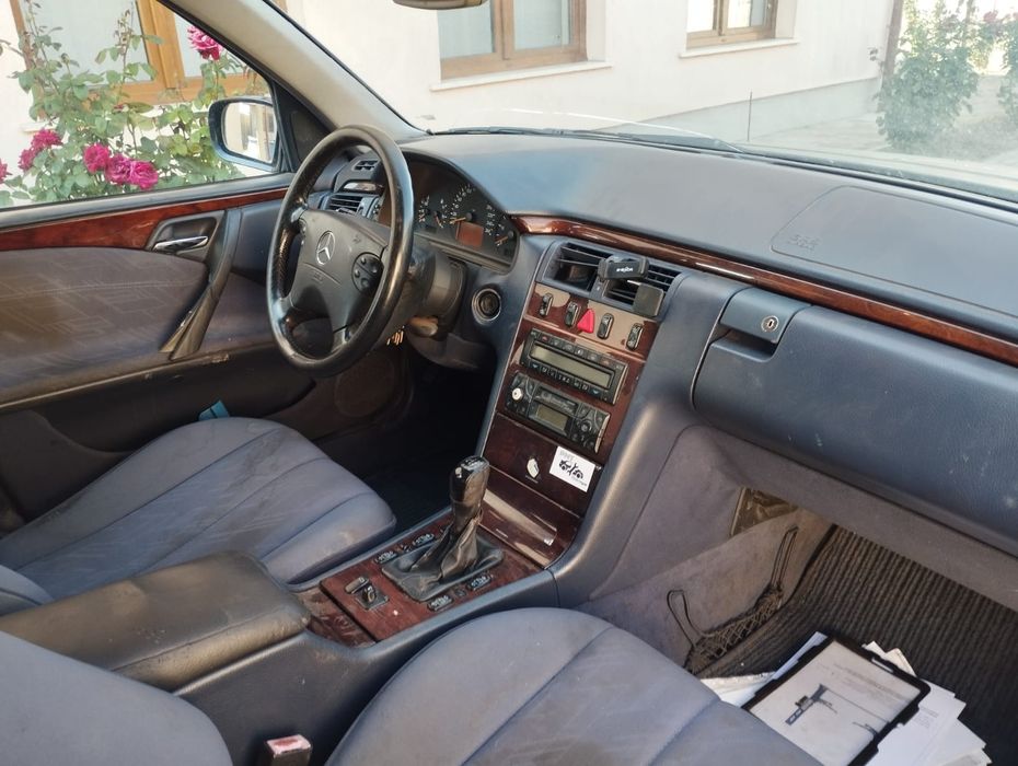 Mercedes E Class w210