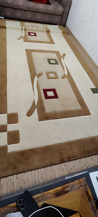 Продам  шерстяной ковер