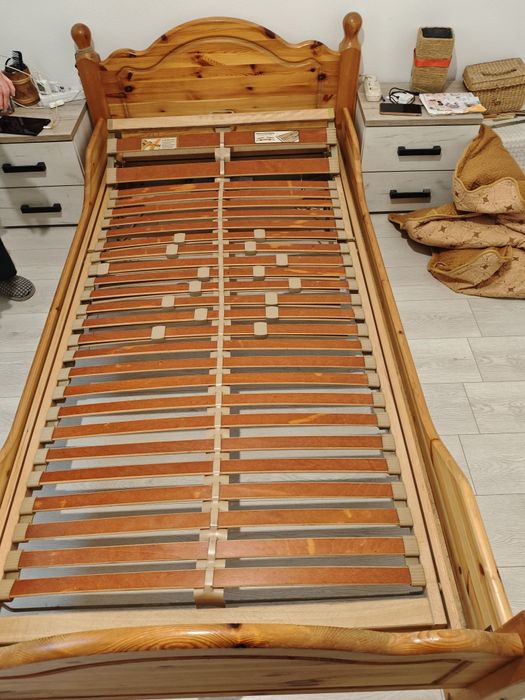 Pat lemn masiv cu saltea