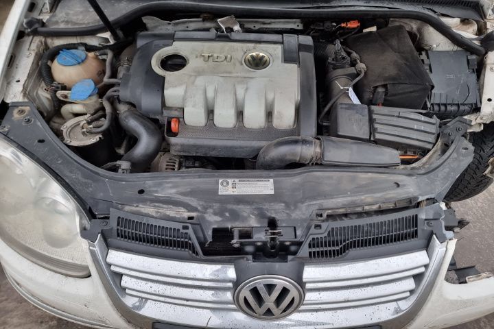 Dezmembrez VW Golf 5 BREAK motor 1.9tdi BLS cutie de viteze manuala 5+1 dezmembrari piese turbo