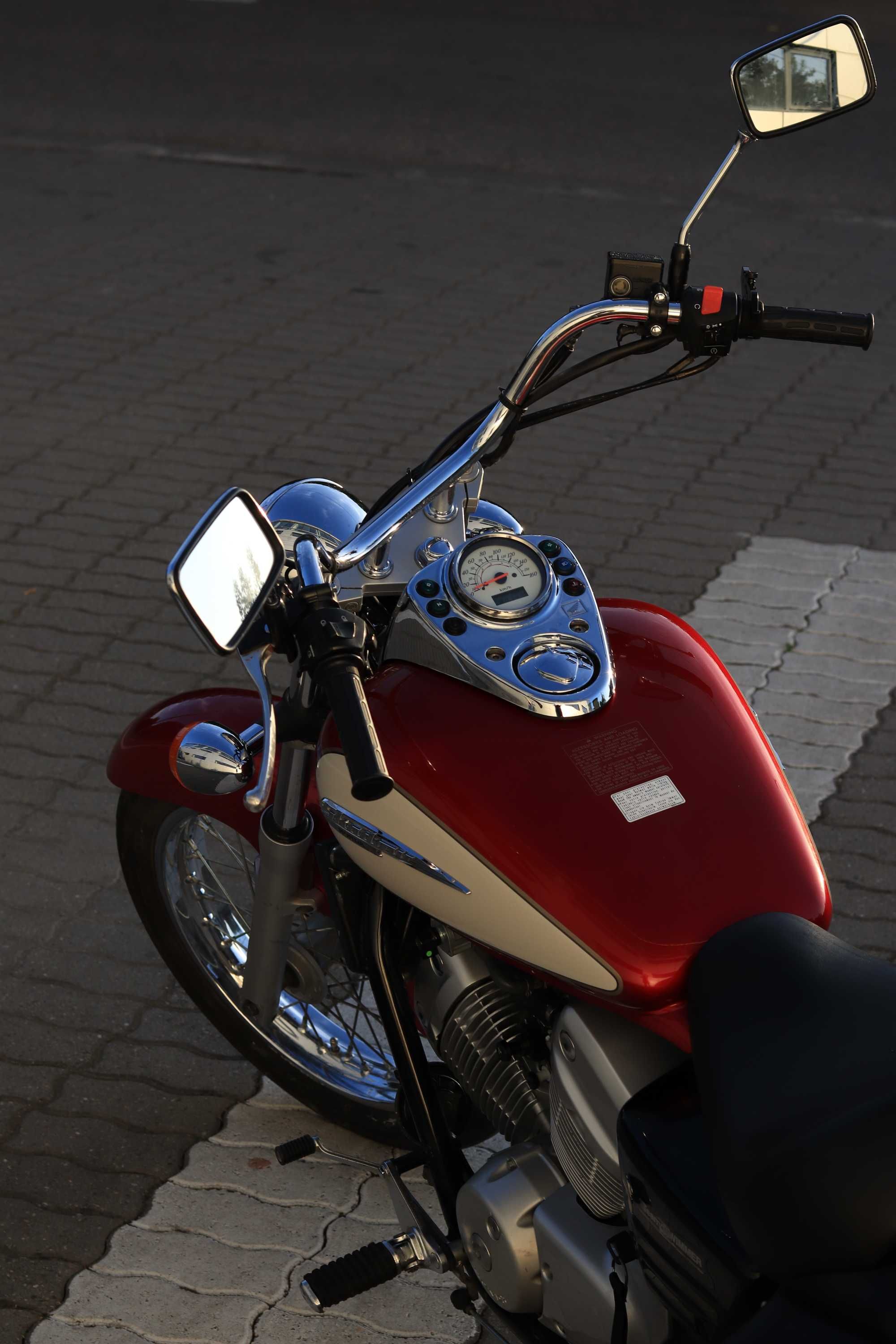 Honda VT 125 Shadow -16 ani