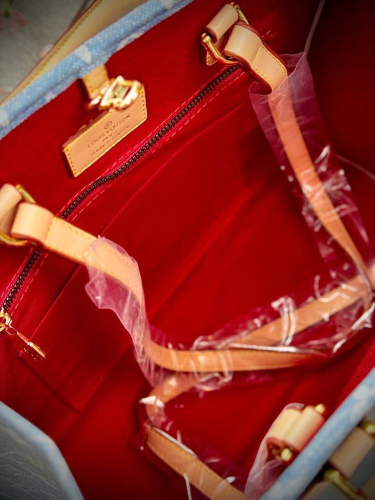 Genti Louis Vuitton dama noi!