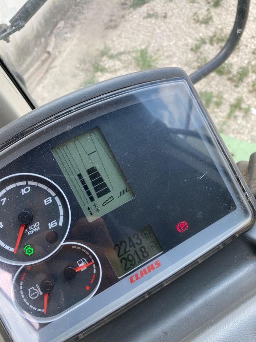 CLAAS Avero 240 – 2250 h lucru – Heder grâu + floare + rapiță