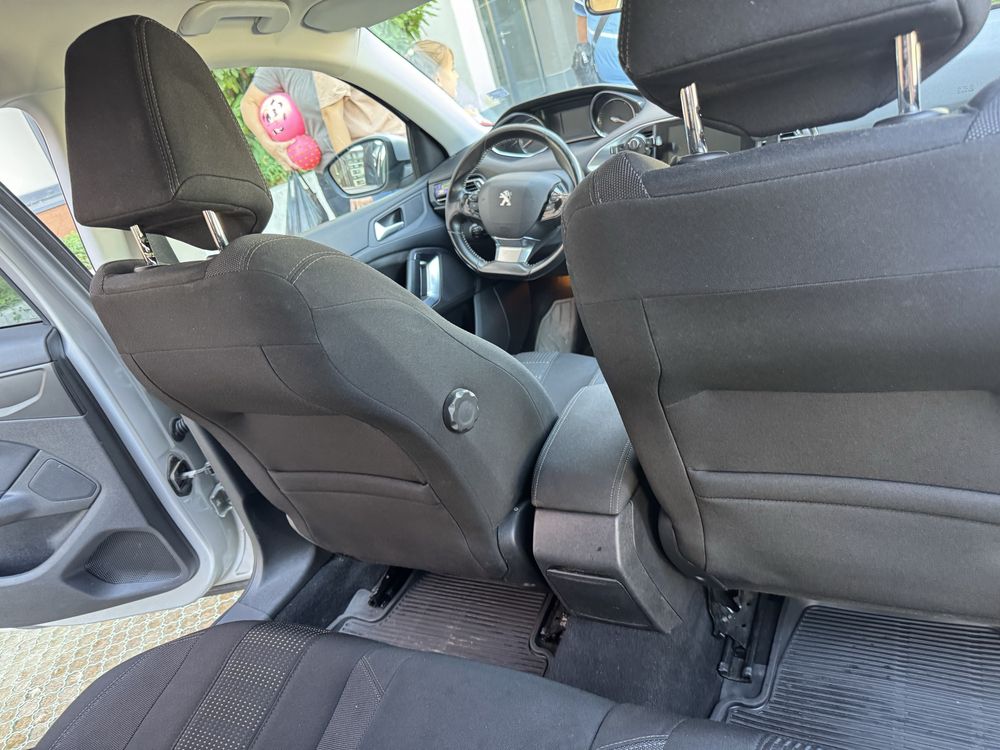 Peugeot 308 SW Allure 1.6 HDi 120 к.с. Automatic - 110к км. Реални!