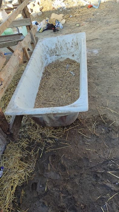 Чугун ванна сотилади