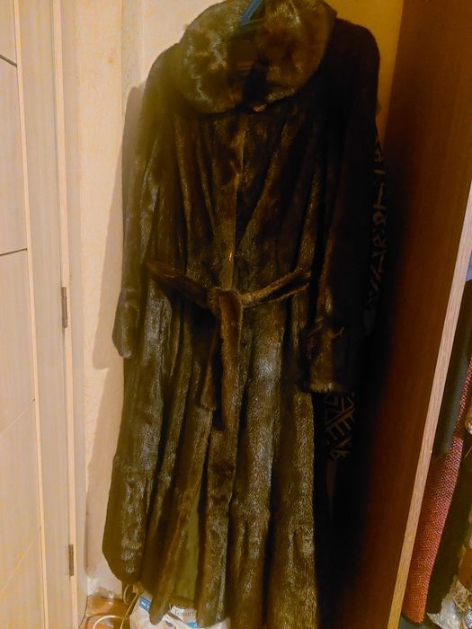 Продам шикарную  шубу норка