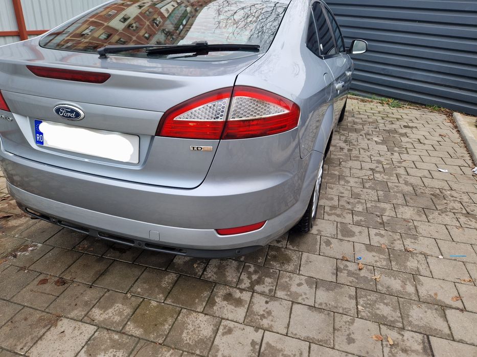 Vând sau schimb Ford Mondeo
