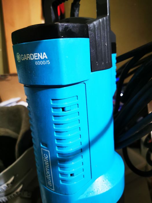 Потопяема дълбочинна помпа Gardena Comfort 6000/5 Automatic, 1050W, 60