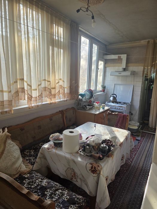 Срочно Микрайонда 2 этаж 2 хонали уй сотилади