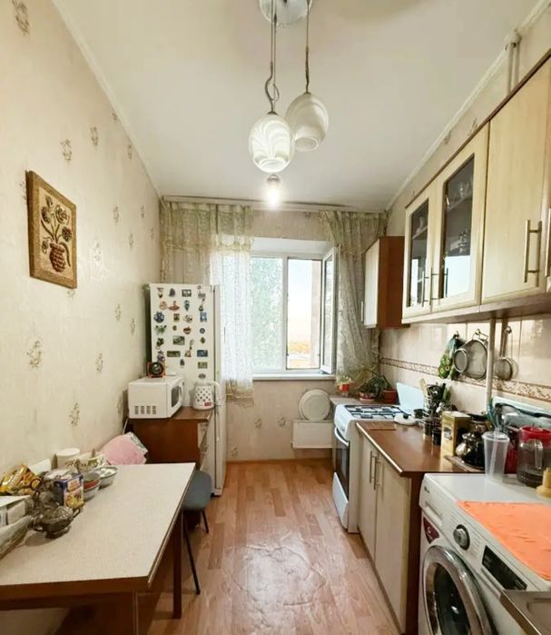 4ком 8мкр улучш 6эт из 9ти монолит