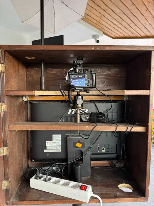 Vând cabină foto lemn