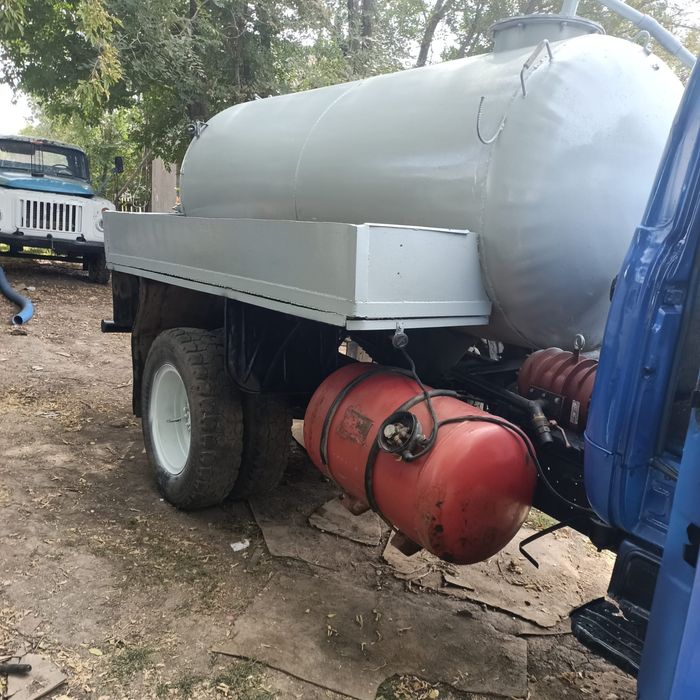 Продам 2 Газ 53 1 ассенизатор второй шасси был бортовой