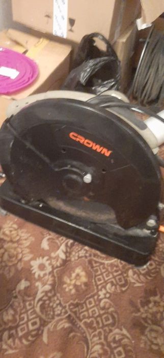 Торцовочная пила Crown