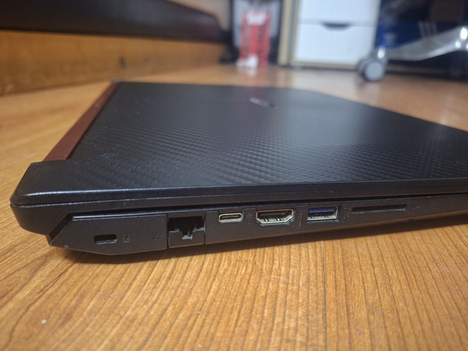Геймърски лаптоп Acer Nitro 5 AN515-52 15 инча