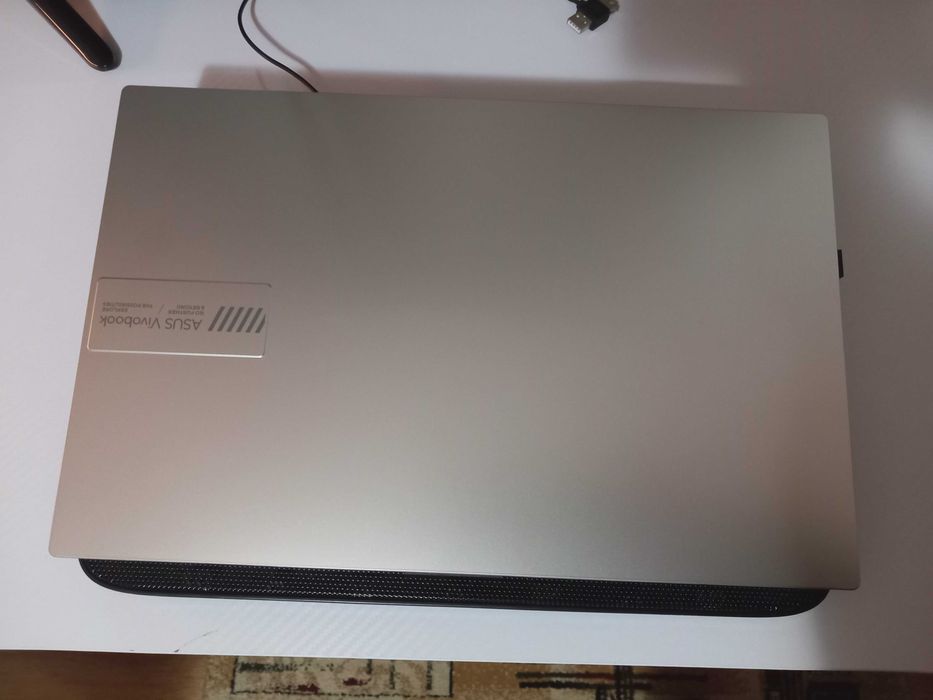 ASUS Vivobook Go 15 OLED - Impecabil