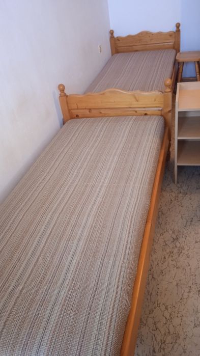 Легла с матраци,гардероби и нощни шкафчета