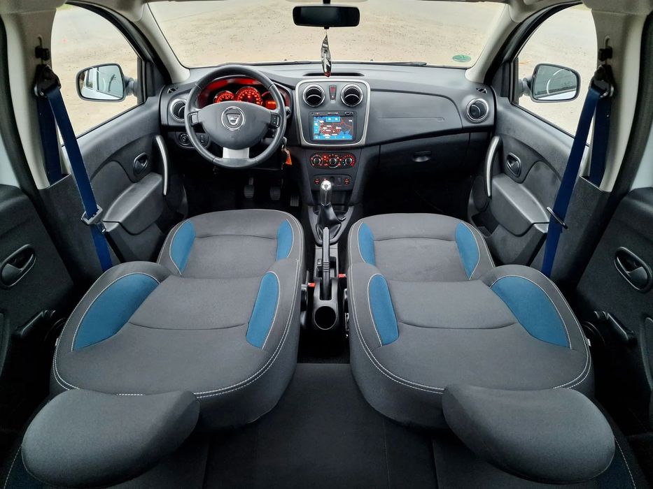 Dacia Logan Model ~ CELEBRATION ~ 898 benzina TCe ~ 90 CP ~ Euro 6 ~ NAVIGATIE