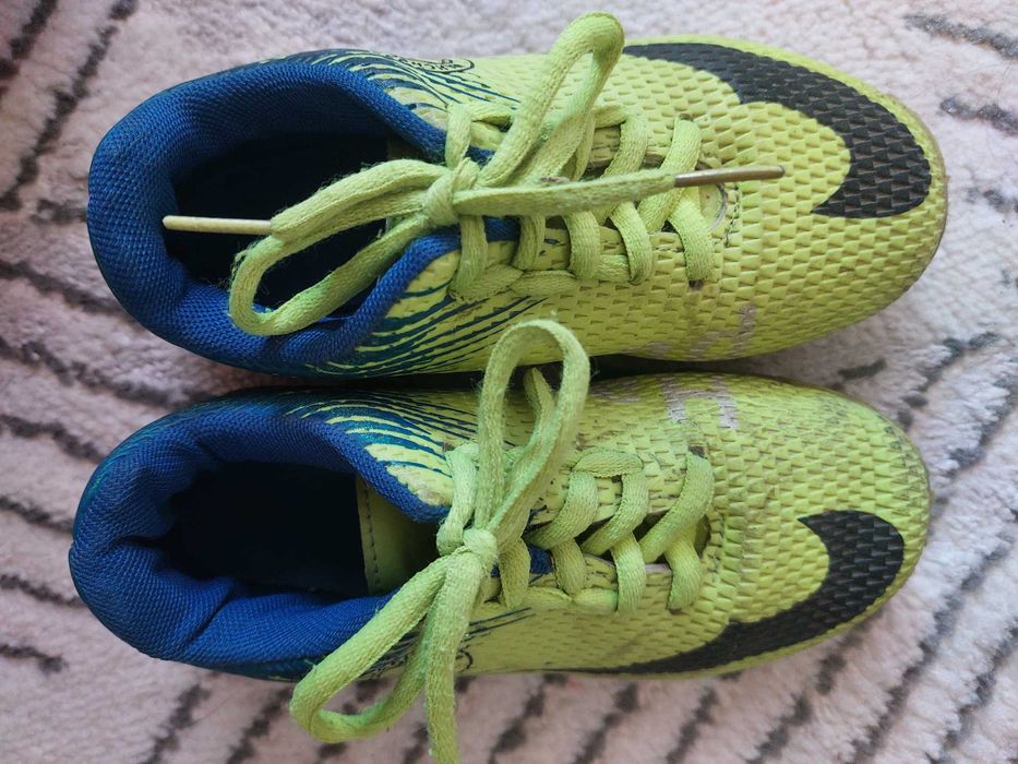 Бутсы 30 тыс.сум