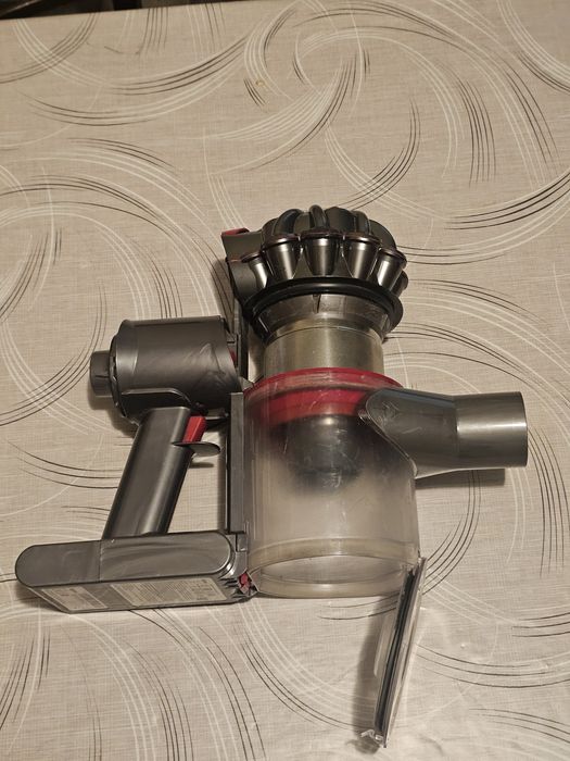 Aspirator Dyson v8 pentru piese
