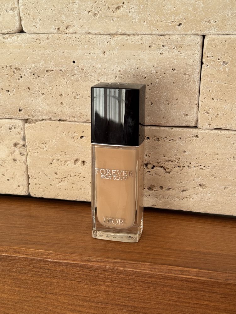 Фон дьо тен Dior forever skin glow