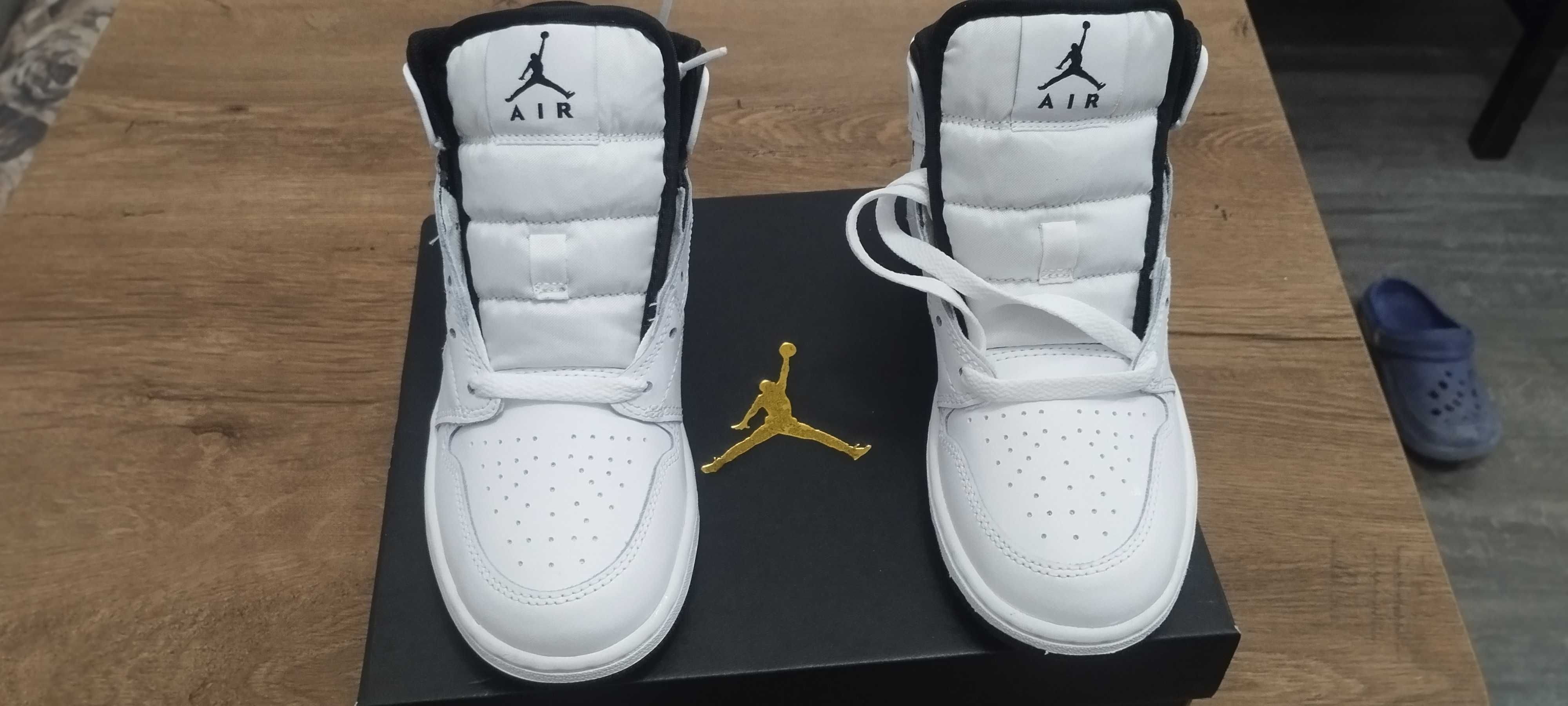 Чисто нови кецове Nike Jordan
