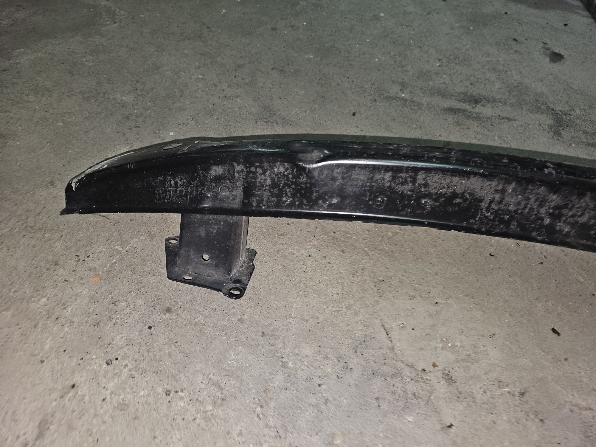 Греда за задна броня на Пасат B5 Passat