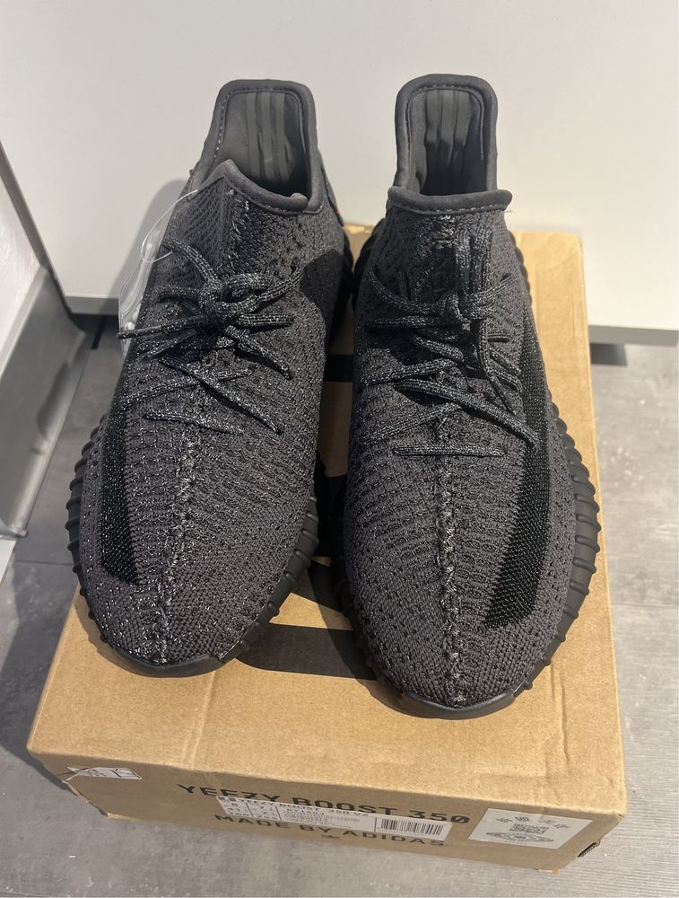 Adidas Yeezy Boost 350 V2 Onyx Black Reflective  Poze Reale