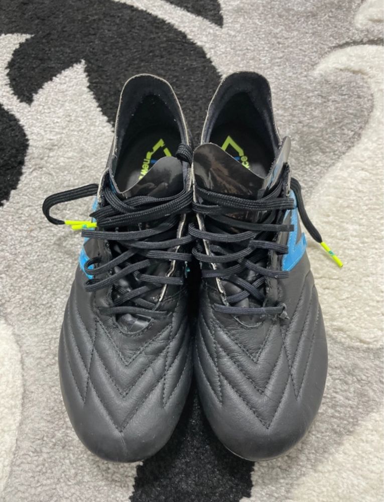 Ghete de forbal New Balance