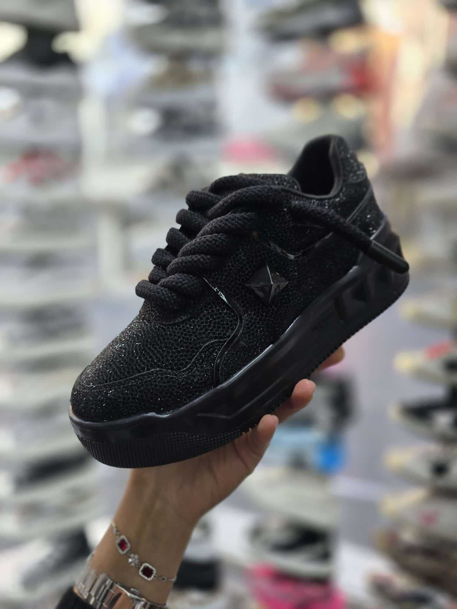 Дамски кецове обувки маратонки Valentino