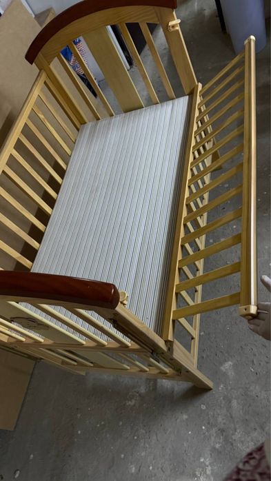 Детская кровать в хорошем состоянии